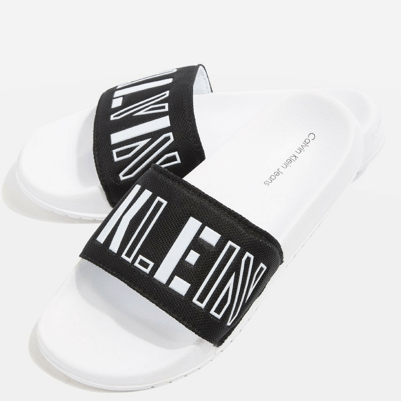 Calvi-Klein-Swimwear-slides-claquette