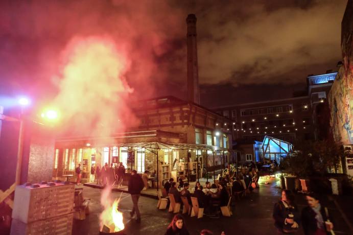 Les Grands Voisins lieu hybride à Paris.jpg