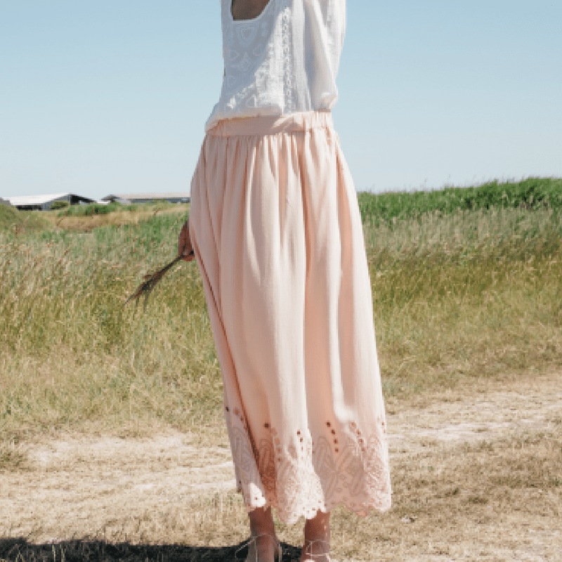 Jupe-iliade-blush-louise-misha-broderie-anglaise