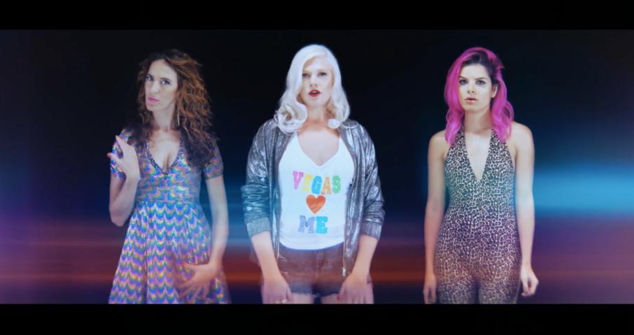 Slap musique micky green clip.png