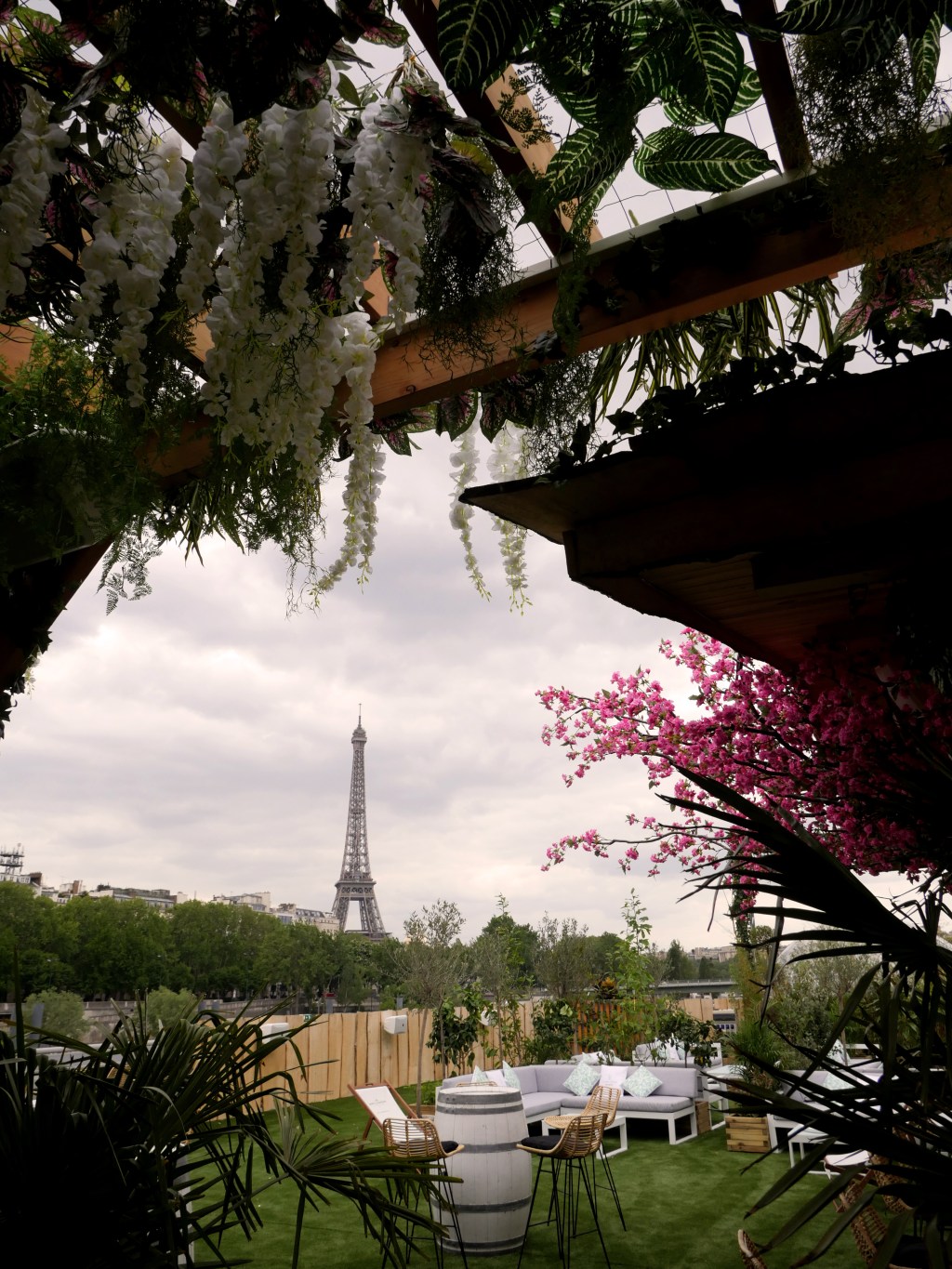 Ça vient d’ouvrir : Mademoiselle Mouche, le rooftop en face de la Tour Eiffel