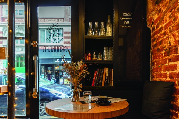 Grounded cafe coffee shop paris 11e 5.jpg