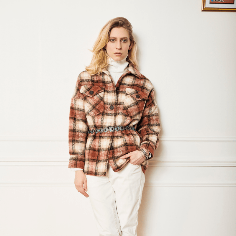 veste-sur-chemise-tendance-mode-carreaux-mkt-studio