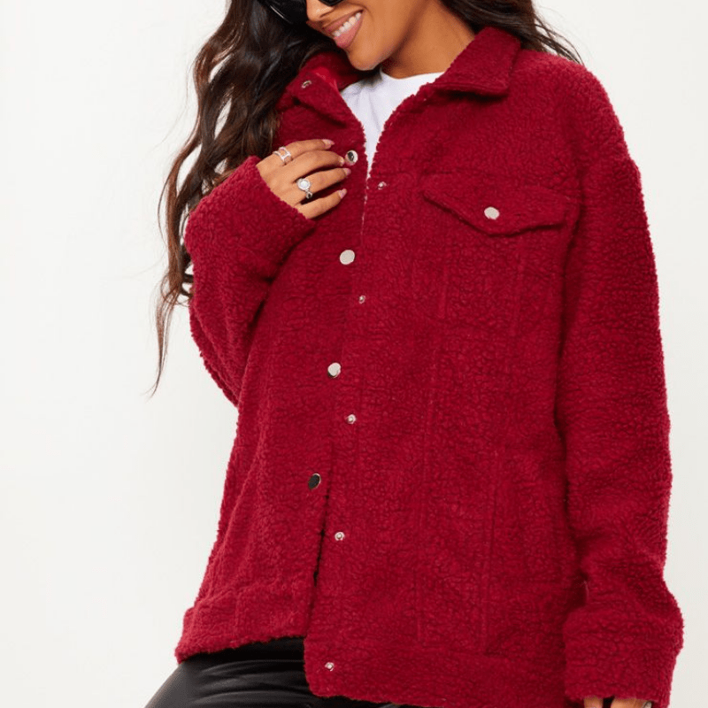 veste-sur-chemise-tendance-mode-faux-mouton-pretty-little-thing